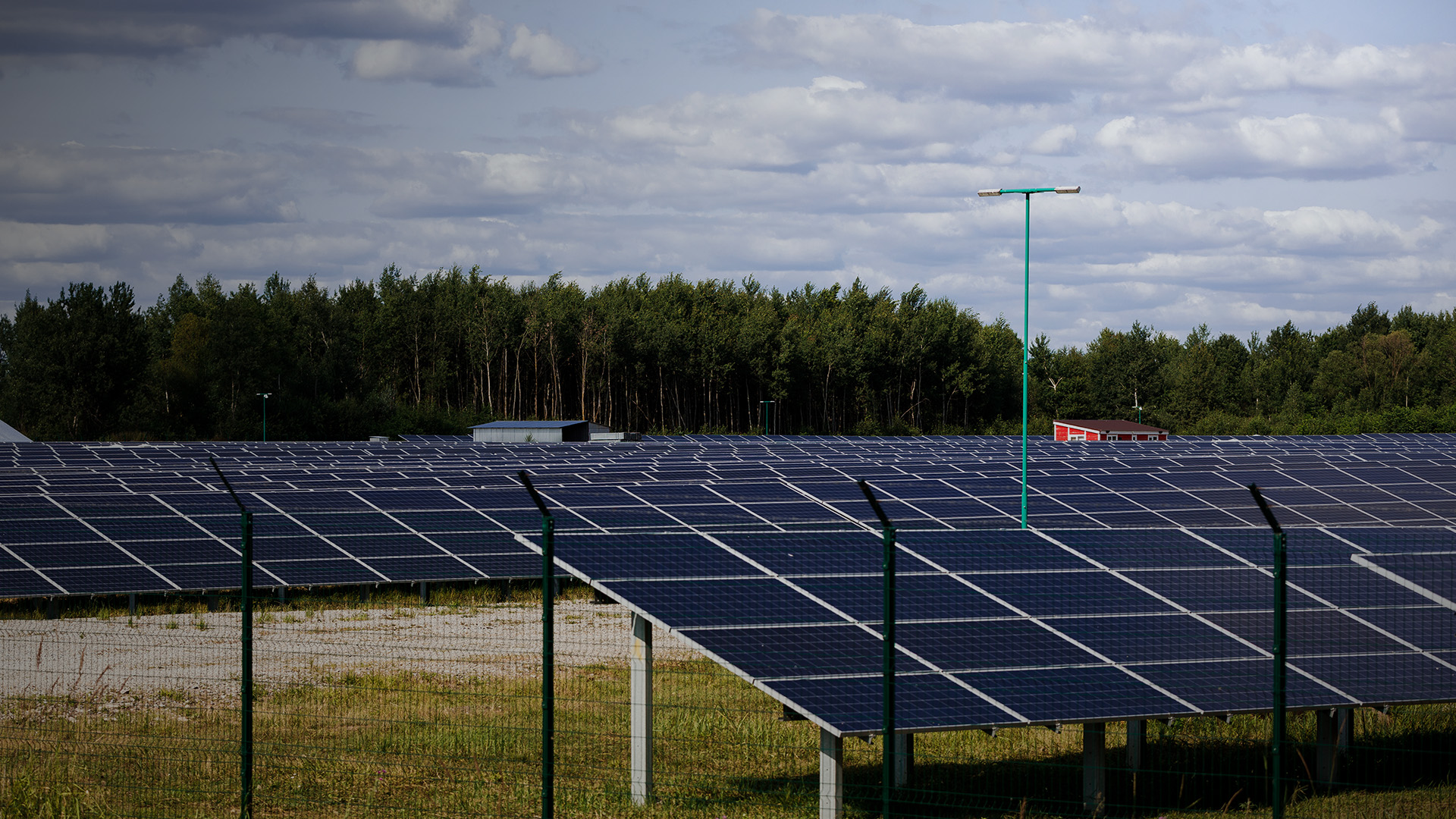 محطة طاقة شمسية — Solar power plant